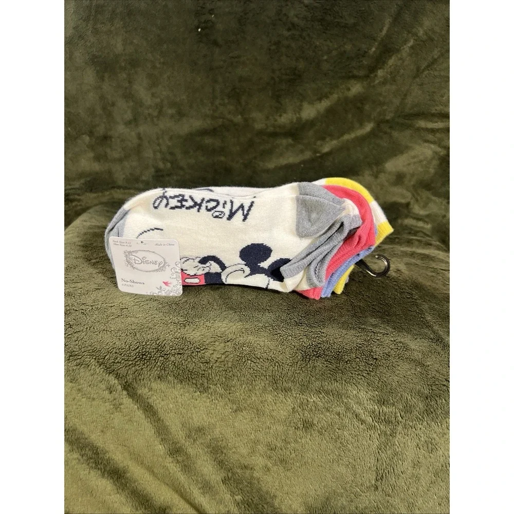 New With Tags Disney Mickey, Goofy and Donald‎ Women's Socks (6 Pairs) (1897)